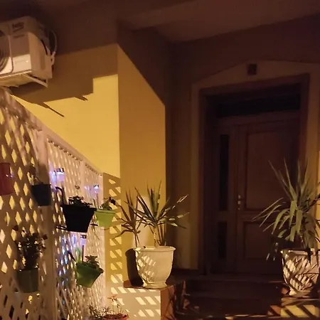 6 At Center Apartment