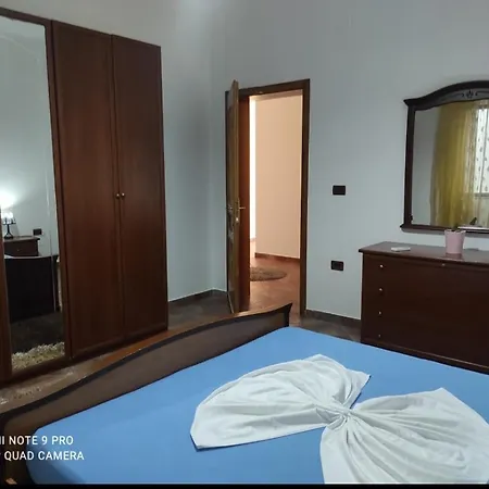 6 At Center Apartment